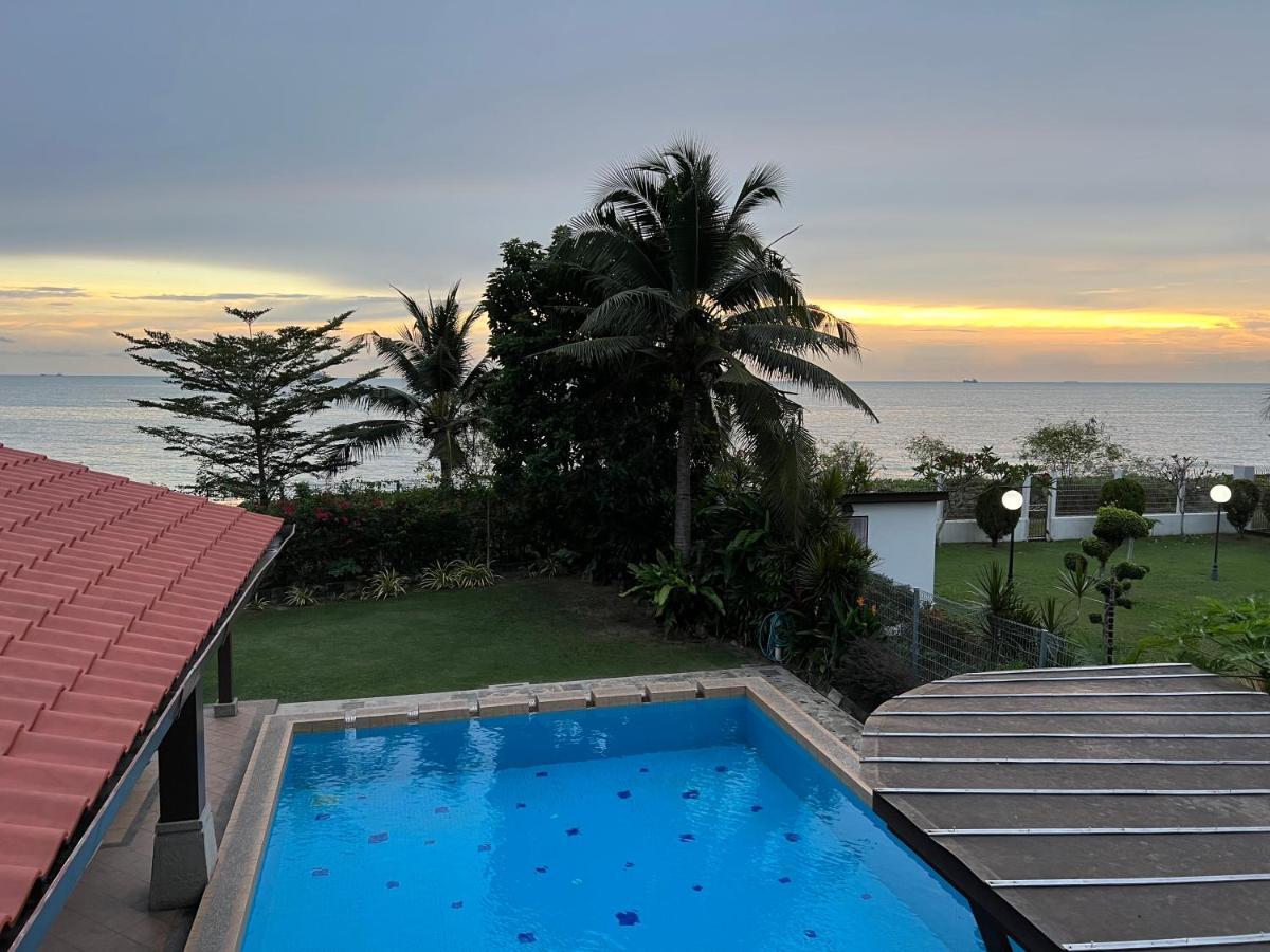 Melaka Beachfront Villa With Pool מראה חיצוני תמונה