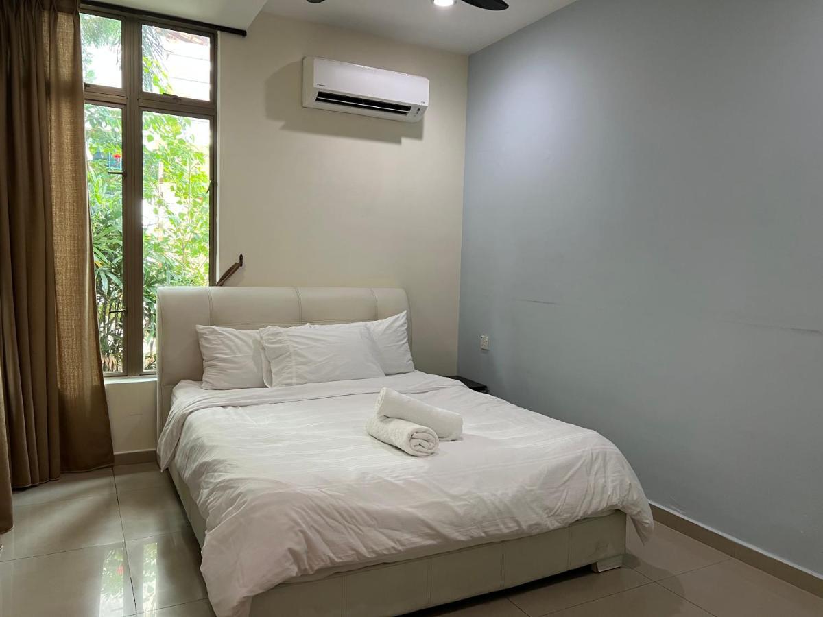 Melaka Beachfront Villa With Pool מראה חיצוני תמונה