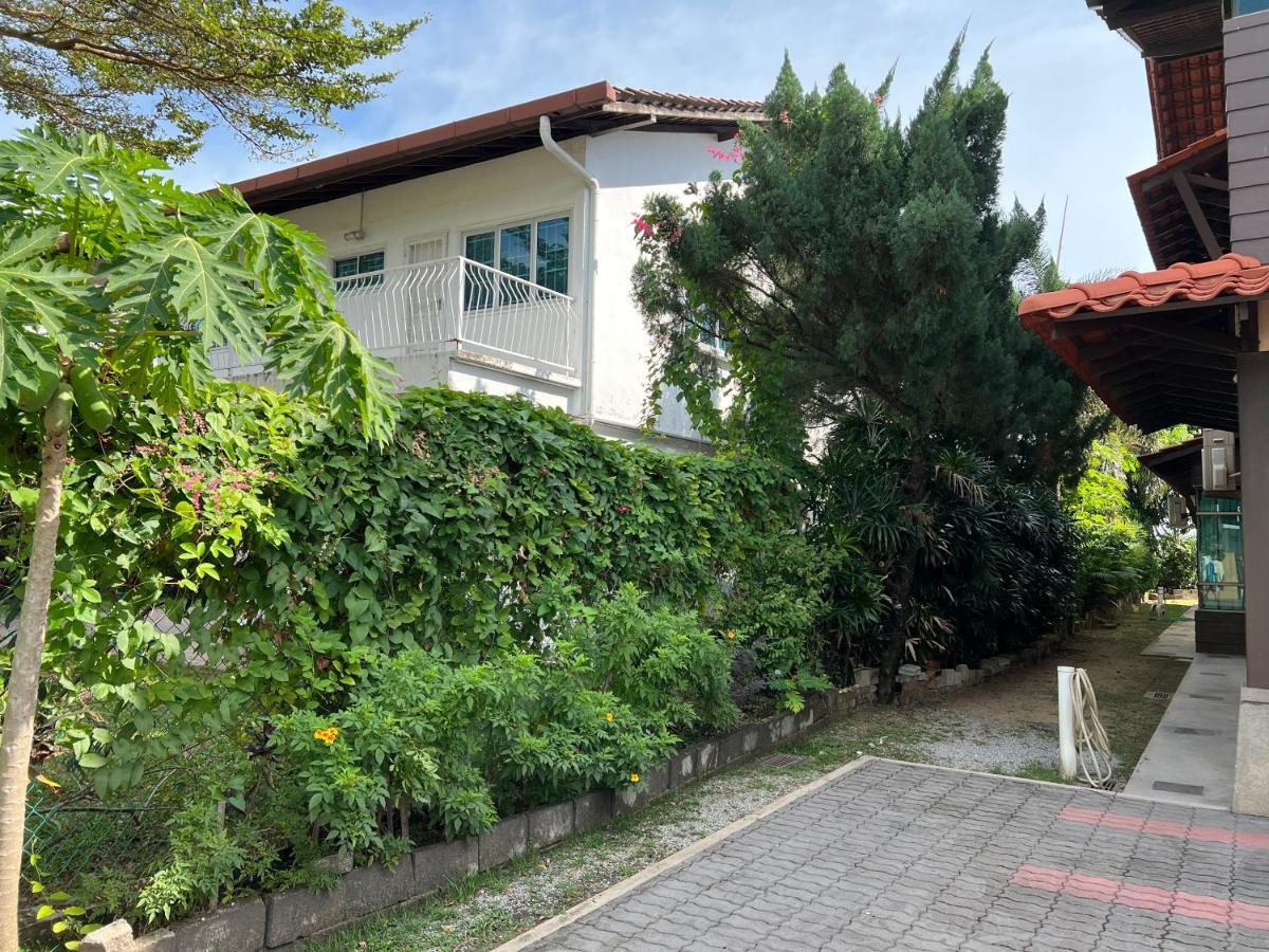 Melaka Beachfront Villa With Pool מראה חיצוני תמונה