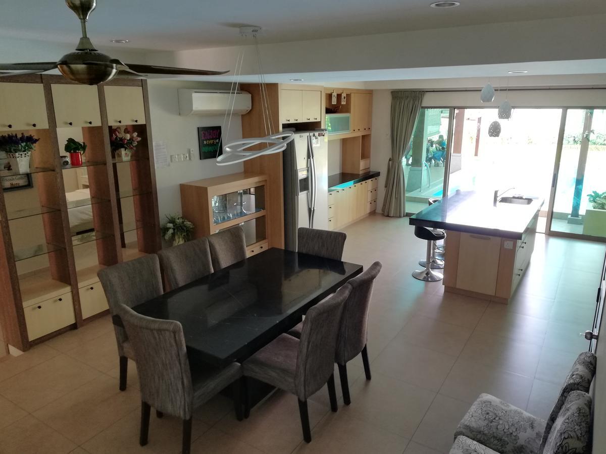 Melaka Beachfront Villa With Pool מראה חיצוני תמונה