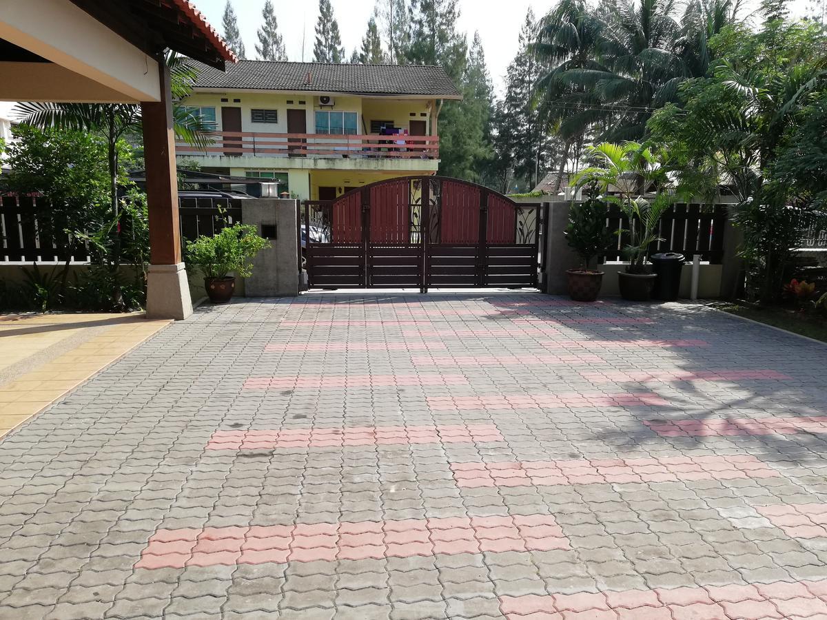 Melaka Beachfront Villa With Pool מראה חיצוני תמונה